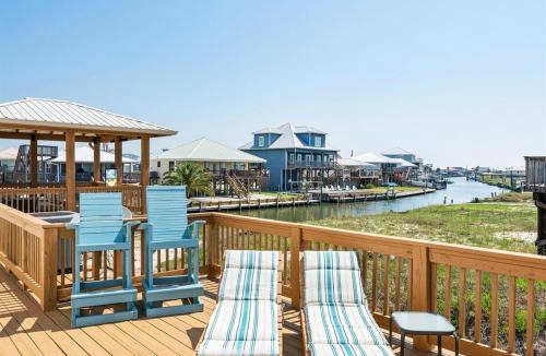 Silver Cay House | Point Breeze Waterfront Beach Cottage