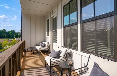 Chosewood Park House | Pool Access! Centrally Located ATL Escape w/Deck