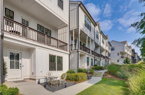 Chosewood Park House | Pool Access! Centrally Located ATL Escape w/Deck