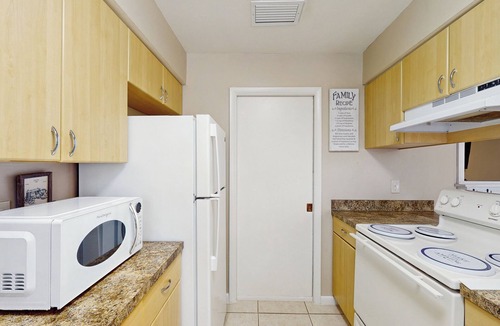 Longwood Apartment | Pool Access! Dog-friendly Retreat 16 Mi to Orlando