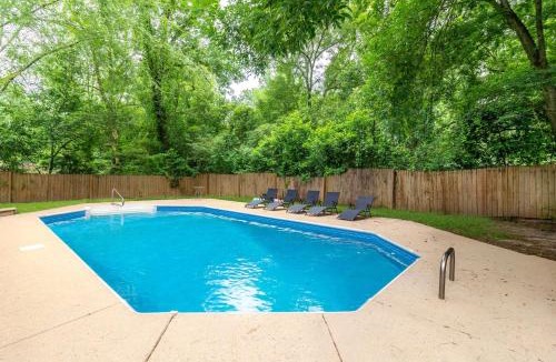 Columbus House | Pool Fenced Yard & Patio Ventura Vista Retreat