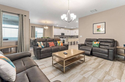 Davenport House | Pool home w/game room & free water park access
