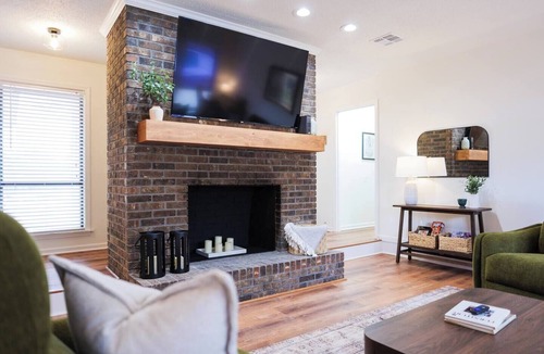 Valdosta House | Pool Home w/King Beds, 4 TVs & Large Backyard