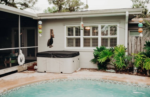 St. Augustine House | Pool, Hot Tub, Enclosed Patio, Close to Everything-A Million Memories