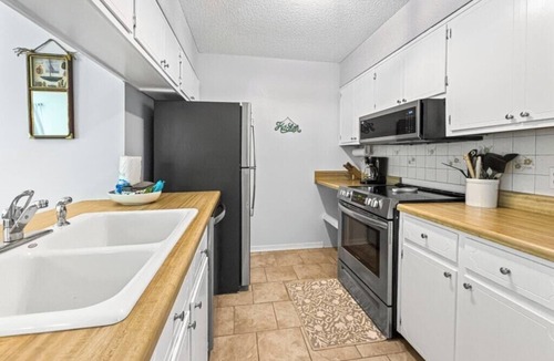 Seagrove Beach House | Pool | Sleeps 6 | Salty Seagrove | Walk to Beach | Seagrove