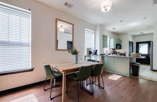 Pooler House | Pooler - Tupelo Honey - TWO Houses - Sleeps 16