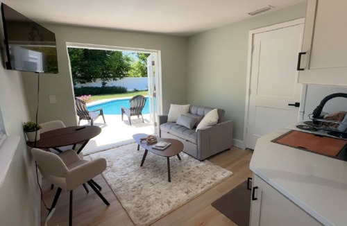 Port Orange Apartment | Poolside apartment in Port Orange