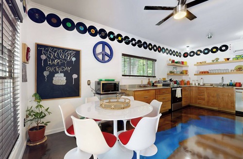 Muscle Shoals House | Poolside Bliss! Retro Retreat in Muscle Shoals