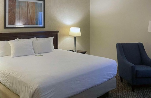 Tougaloo Hotel | Prado Hotel by Choice Hotels