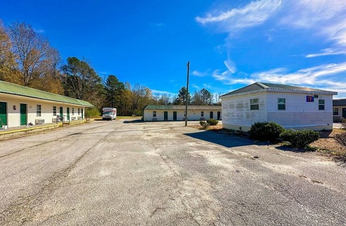 Sparta Apartment | Premium Queen Bed|Sparta, GA