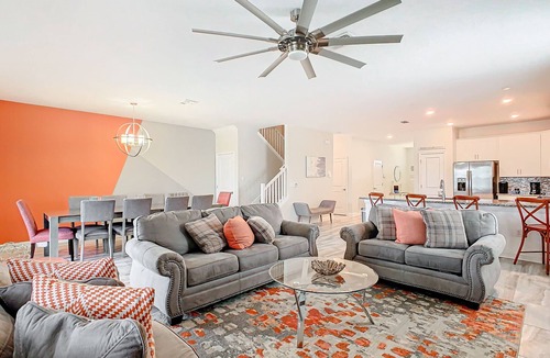 Davenport House | Prime location behind Water Park, BBQ & First Responder and Military Discounts!