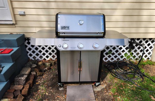 Freret Villa | Prime Tulane Villa on Freret w Parking and Grill