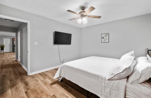 Ellenwood House | Private 3BDR Oasis Excellent for groups!