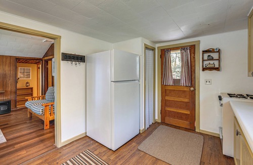 Ludington Cabin | Private Community Beach! Family Cabin in Ludington