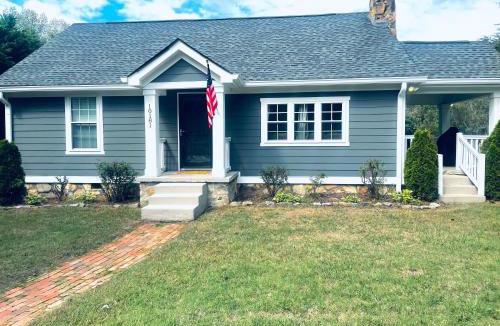 Lookout Mountain House | Private Cottage on Lookout Mountain Near Ruby Falls & Rock City