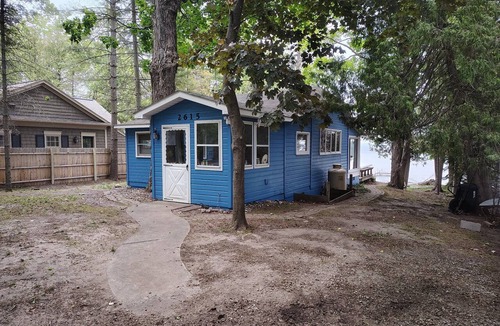 Silver Beach Cottage | Private, cozy 2-bedroom cottage in charming Cheboygan perfect for relaxing