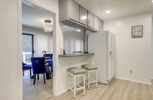 Inman House | Private Deck + Yard: Spacious Fayetteville Home!