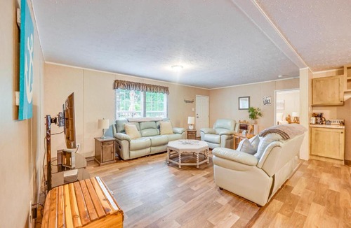 Gadsden House | Private Dock! Beautiful Neely Henry Lake Retreat