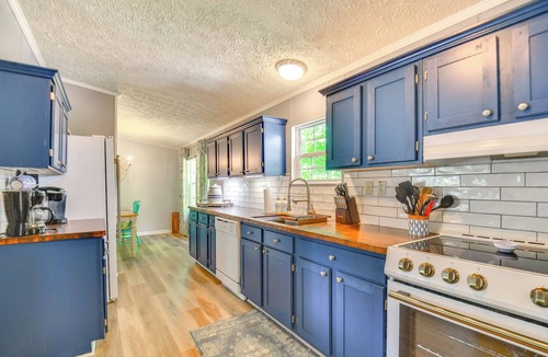 Milledgeville Cottage | Private Dock: Pet-friendly Home on Lake Sinclair