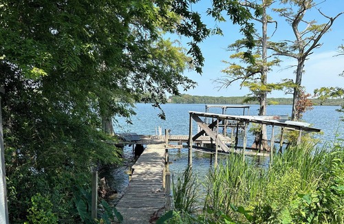 Grace House | Private home on Beautiful Lake Washington. Private dock and private boat ramp.