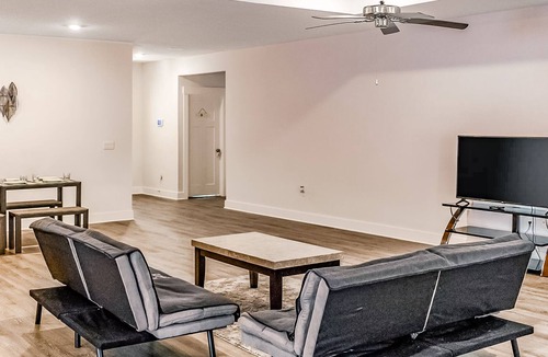 Gulf Breeze House | Private home with large kitchen, patio/yard & fast WiFi - close to sound & Gulf