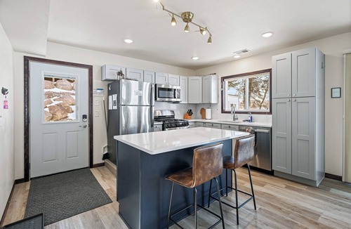 Suring House | Private Lakefront Retreat W/Sauna, Firepit & Dock