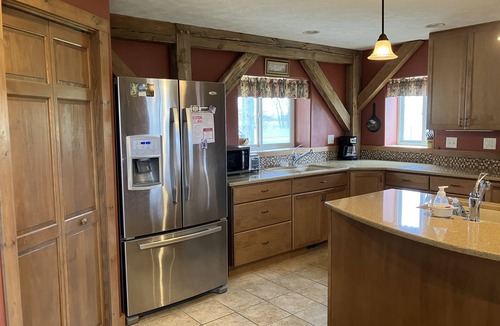 Berwick House | Private Peaceful Country Getaway - Family Friendly - Illinois