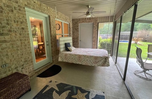 Ono Island House | Private Pool 4BR Fire Pit Sunroom Swing Bed