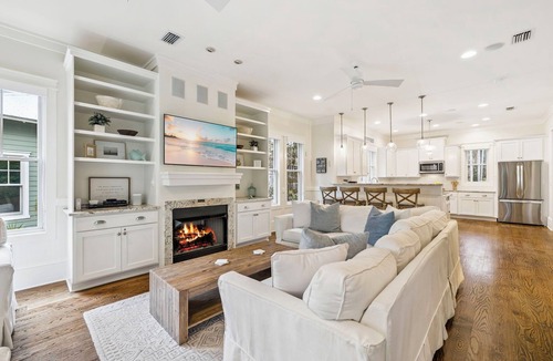 Forest District House | Private Pool and LSV Watercolor Getaway
