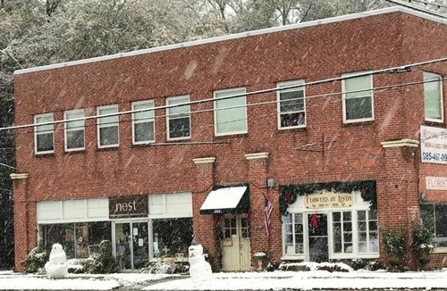 Ponchatoula Apartment | Private Upstairs Apartment in Historic Building Sleeps 6