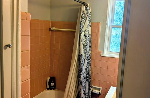 Decatur House | Private Upstairs Bed and Bath Suite, Walking Distance to Downtown Decatur