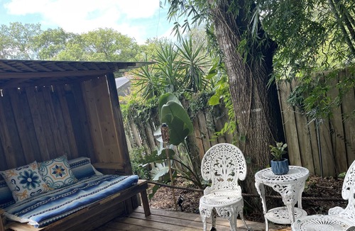 Mount Dora Cottage | Private Zen Guest Cottage Close to Downtown Mount Dora