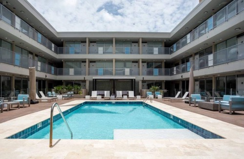 Downtown Jackson Apartment | Professionally-cleaned 1BD Loft at the heart of Jackson | Barsala