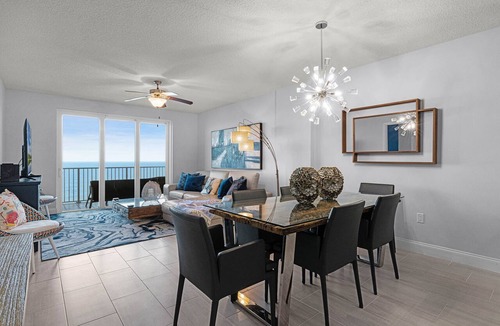 Little Venice Condo | Professionally Designed & Decorated Luxury Oceanfront Paradise