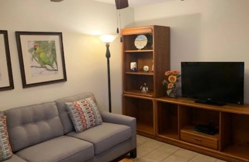 Gulf Shores Resort | Property is a great spot to relax in the sun with beach front and ocean view.