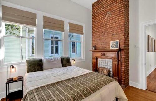 Touro House | Prytania Pearl - 3 Bedroom 2 Bathroom Home