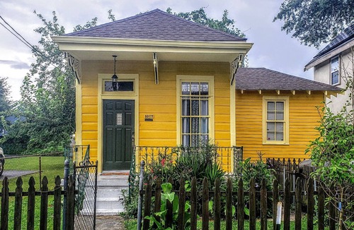 McDonough Cottage | Quaint 1930s Algiers Shotgun- 6 Min. Ferry to French Quarter! Safe & quiet area!
