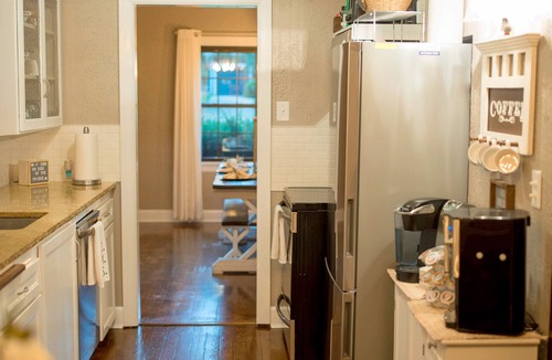 Walnut Street Cottage | Quaint 1932 "Bissman Cottage" Completely Remodeled, in Historical Downtown area❤
