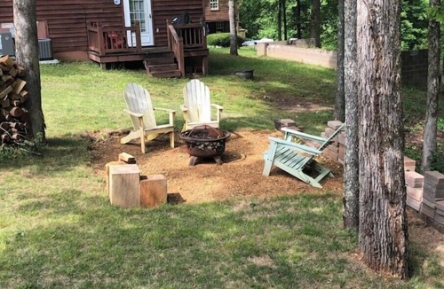 Counce Cabin | Quaint Cabin in the Trees!