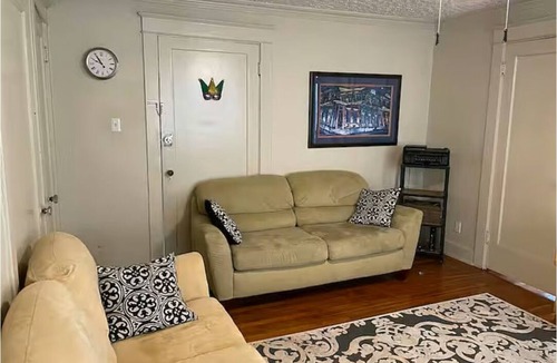 Touro Condo | Quaint Condo in the historic Garden District.