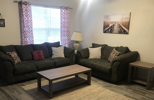 Gautier Condo | Quaint condo with the convenience of the Gulf Coast