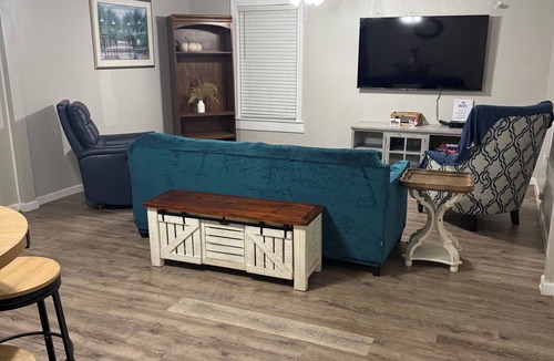 Pascagoula House | Quaint Getaway! Beautiful 2-bedroom house with AC in pleasant Pascagoula