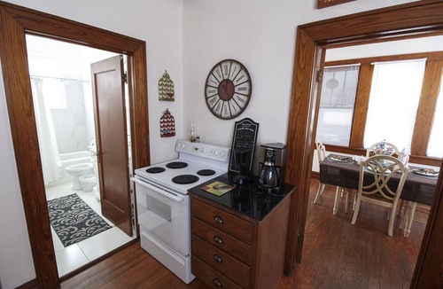 Foley House | Quaint Old House close to everything