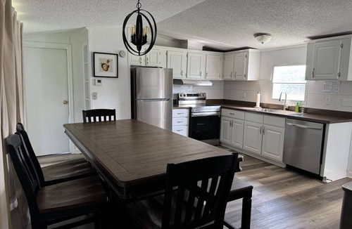 Arabi House | Quaint & Quiet Farm Home