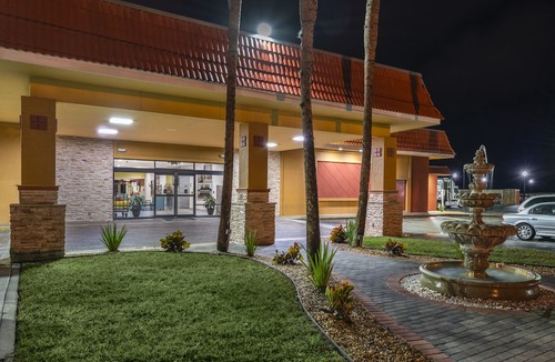 Palatka Hotel | Quality Inn and Suites Riverfront