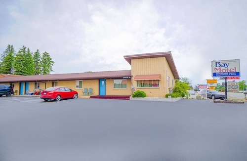 Bay City Apartment | Queen Bed | non smoking