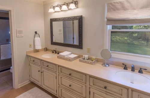 Hartwell Cabin | Quiet, Cozy Cabin, 8 Beds, Perfect for Families and Business