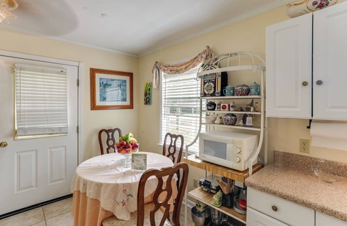 Independence House | Quiet Family Cottage w/Fishing Pond in Senatobia