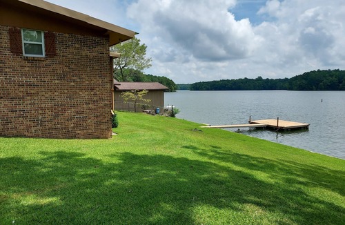Alexander City House | Quiet Getaway cozy cabin directly on Lake Martin