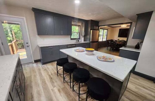 Peachtree City House | Quiet Peachtree City 4BR with Outdoor Dining Deck